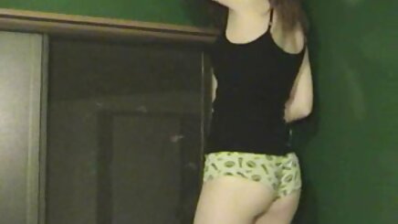 Novka kendisi xnxx gizli kamera ile oynuyor